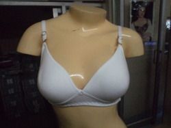 Ladies White Seamless Bra For Use In: For Automobile