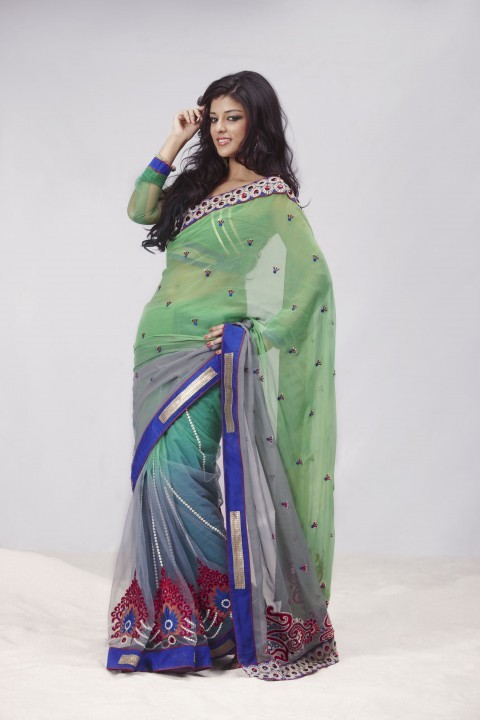 ट्रैंक्विल एलो वेरा ग्रीन और ऐश ग्रे एम्ब्रॉयडरी वाली साड़ी