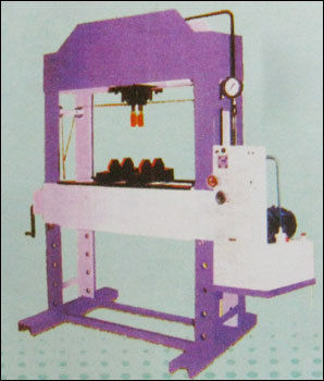 GUJARAT Hydraulic Press