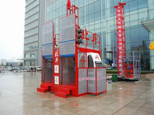 Construction Hoist - 2000kg Capacity, 3x1.3x2.4m Cage Dimensions | 24 Person Capacity, 33m/min Lifting Speed, 150m Max Height