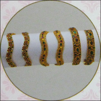 Fashion Bangles - High Quality Raw Materials , Trendy Styles and Custom Sizes