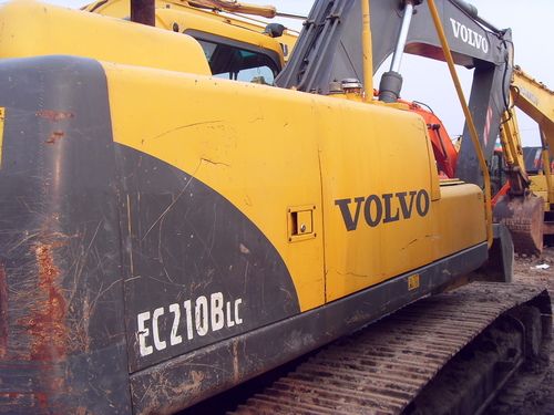  प्रयुक्त क्रॉलर एक्सकेवेटर VOLVO EC210BLC 