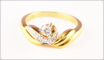 Fashionable Gold Diamond Ring