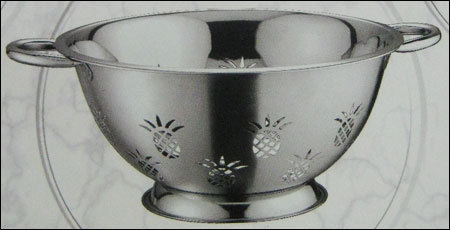 Pineapple Colander