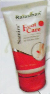 Foot Care Cream - Natural Ingredients, Effective for Cracked Heels and Softening Skin