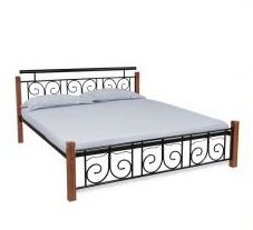 King Bed With Wooden Posts