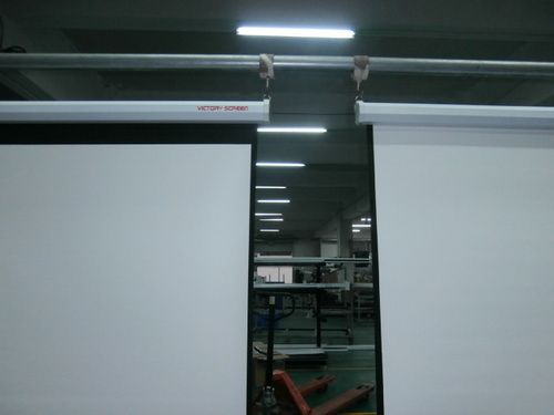 Manual Projection Screen