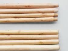 Varnished Wooden Broom Handle (90 X 2.4cm)