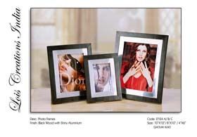 Wooden Photo Frame - Exquisite Handcrafted Design, Ideal for Family Photos and Memories