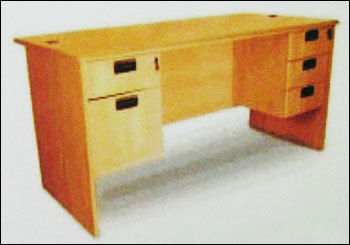 Executive Table (He-612)