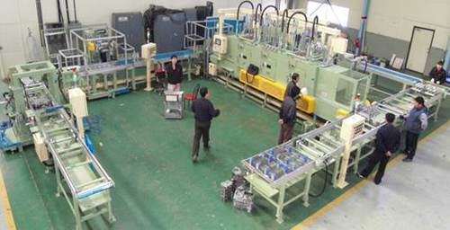 इन-पुट और सिलेंडर हेड सब असेंबली लाइन