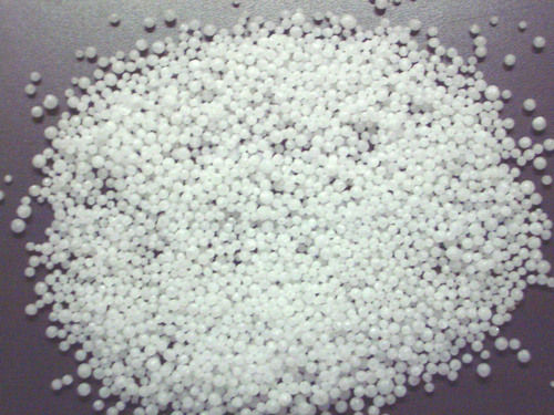 Urea - High Purity White Solid, 60.06 g/mol Molar Mass, Highly Soluble in Water - Ideal for Fertilizers and Chemical Industry Usage