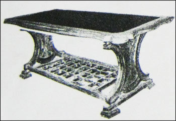 Wooden Table (Drk243)