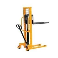 Hydraulic Pallet Stacker - 1000 Kgs Capacity, 90 mm Lowered Height, 3200 mm Raised Height, 1100 mm Fork Length, 650 mm Fork Width | Customizable Design Options