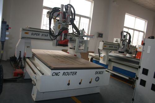 Atc Machine Tools In Circle Moves With Gantry