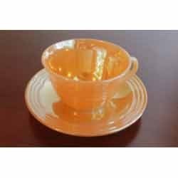 कप और सॉसर के लिए लस्टर