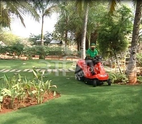 MISTRAL 4-Cutting System Garden Tractor - Hydrostatic Transmission, 7 Forward & 7 Reverse Speeds, QuickFit Attachment System, Ergonomic Dash-Mounted Controls, Suitable for Large Gardens & Public Green Spaces, Easy Maneuverability