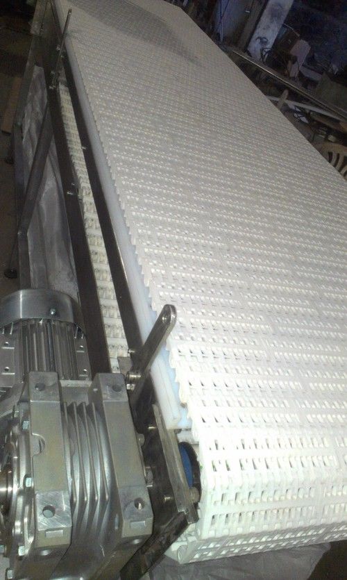 Modular Chain Conveyor - Extra Long and Wide Belt, Efficient for Baggage and Boxes Handling, Airport Cargo Dimensioning and Weighing, Ideal for Assembly and Packaging Lines