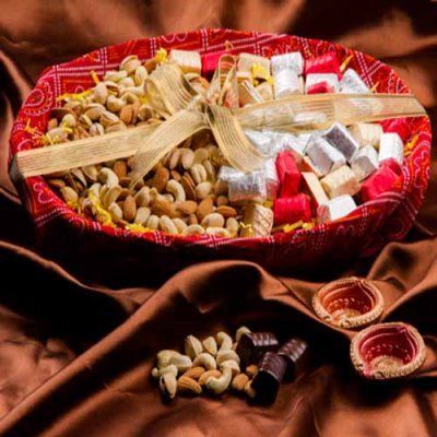 Bandhani Chocolate Hamper