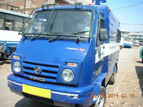 Vanity Van at Best Price in Jaipur, Rajasthan | ROHIT COACH ENGINEERS