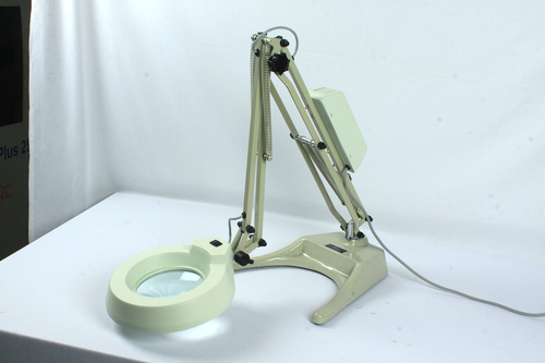 Flexible Arm Illuminated Magnifier (Standard Model)