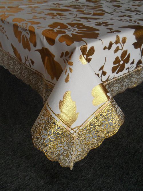 शाइनिंग गोल्डन एंड सिल्वर इनलाइड पीवीसी टेबल लिनन