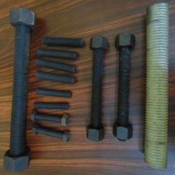 ब्लैकिंग प्रोसेस्ड स्टड और नट्स