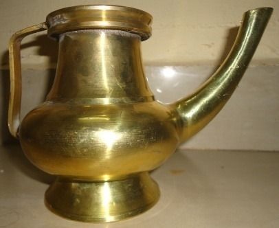 Bronze Metal Kindi With Handle