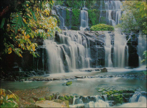 Wallpaper (Pura Kaunui Falls)