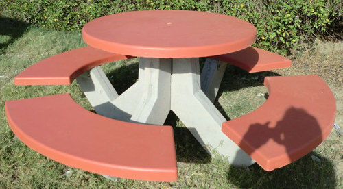 Circular Table With Four Benches Application: For Industrial Use