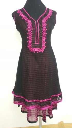 Traditional Kurti - Cotton Fabric, Innovative Patterns , Crafted by Skilled Artisans to Meet Fashion Trends