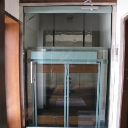 Dumb Waiter Elevator - Durable Steel Structure | High Quality, Versatile Usage Across Various Sectors