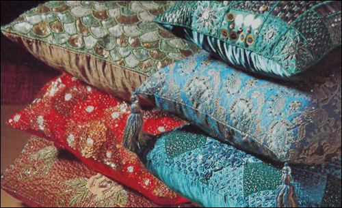 Embroidered Cushion Covers - Quality Assured Fabric , Eye-Catching Design and Durable Finish