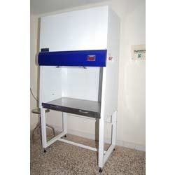 Vertical Laminar Flow Benches - High-Grade Stainless Steel, Versatile Designs for Laboratory Precision