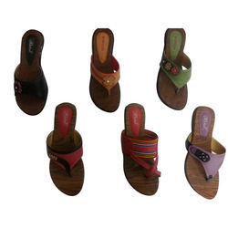 Flat And Regular Ladies Sandals