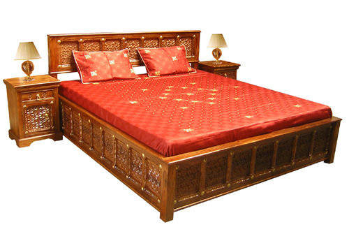 Wooden Handicraft Bed