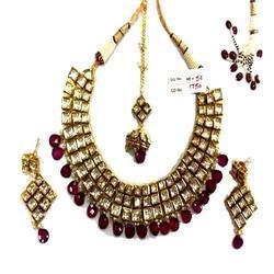 Stylish Kundan Meena Necklace Set