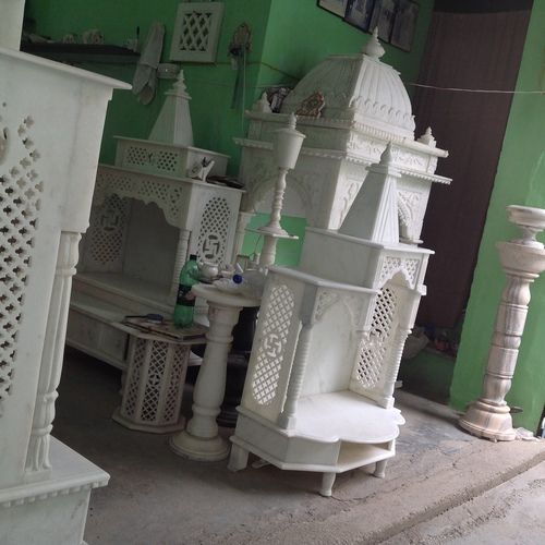 हस्तनिर्मित संगमरमर मंदिर