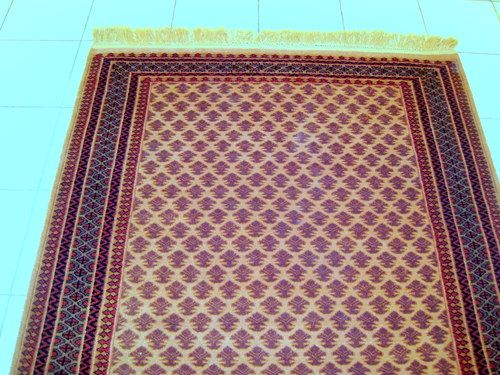 Handmade Handkontted Kashmir Wool Carpet