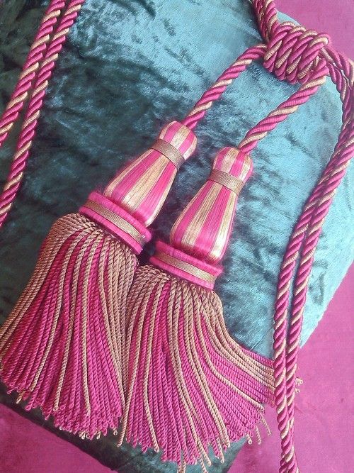 Dual Tassel Tieback Covered With Viscose And Kasab