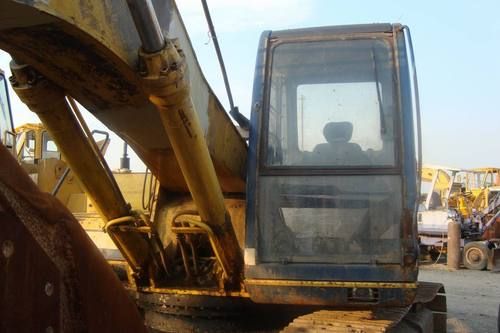  प्रयुक्त Kobelco Sk200-6 एक्स्कवेटर 