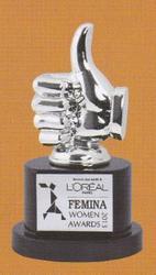Premium Trophies And Awards - Metal Resin, 15-20 cm Height, Silver Chrome Plating | Elegant Design, Award Recognition, Corporate Events