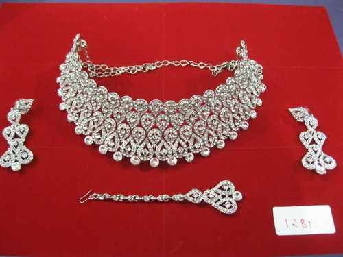 Modern Necklace Set