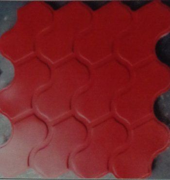 Plastic And Iron Moulds (Lew-37)