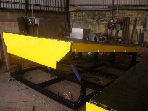 Dock Leveler (9 Tons)