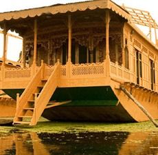 Kashmir Houseboat Tour Package (3 Nights / 4 Days)