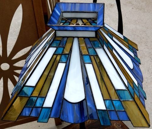 Attractive Tiffany Lamp