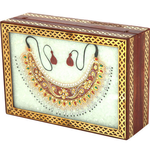 Marble Jewellery Box With Closed Kundan Necklace