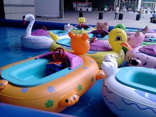Kids Bumper Boat Amusement Ride And Game