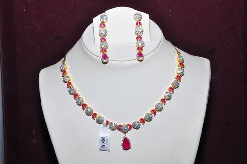 10 Shines Zircon Necklace With Ruby Stone Application: For Industrial